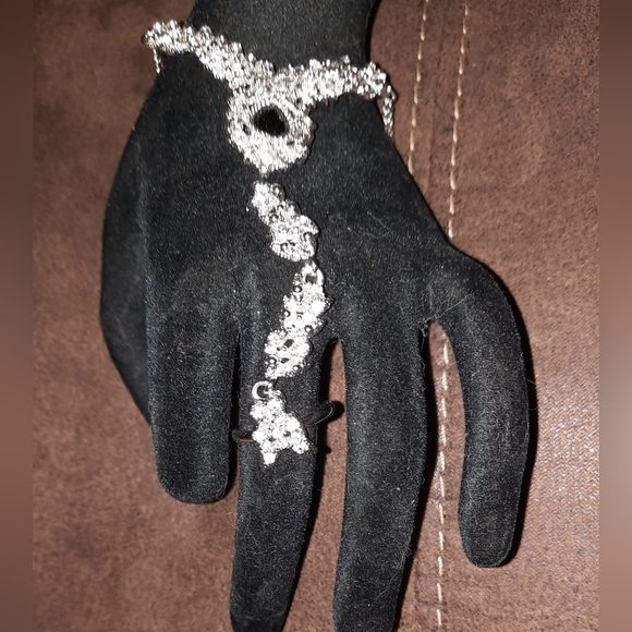 Hand & finger Bracelet like new rhinestones adjustable - Picture 11 of 11